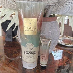 Bath & Body Works Vanilla Romance Body Wash & Hand   Cream